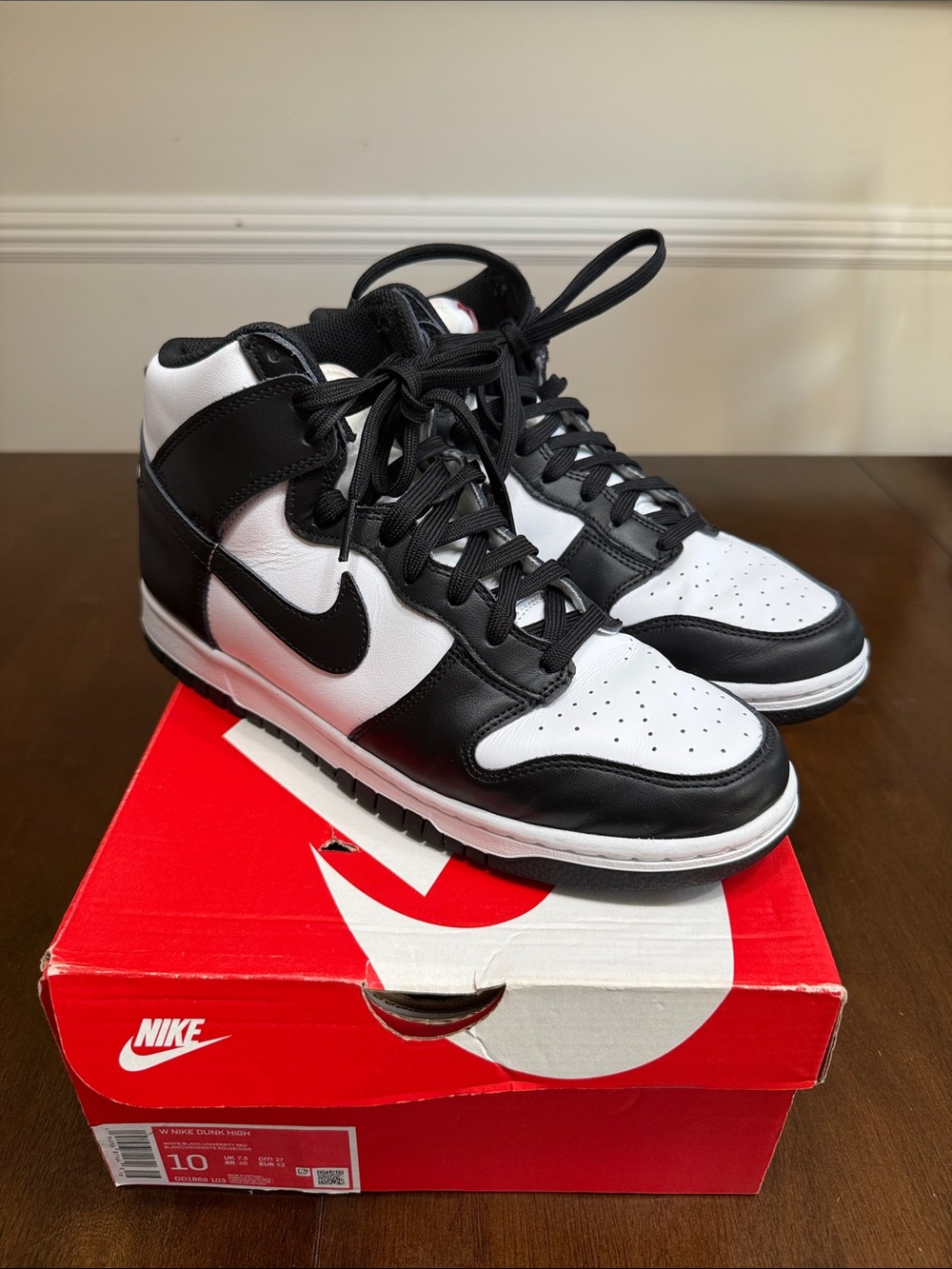 Nike Dunk High “Panda”